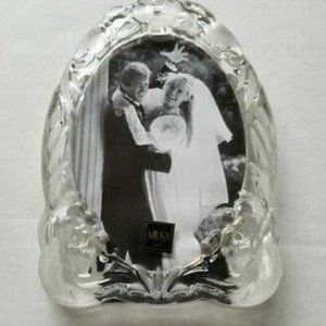 MIKASA Ornate Thick Frosted Floral Glass Oval Photo Frame Wedding Family Baby